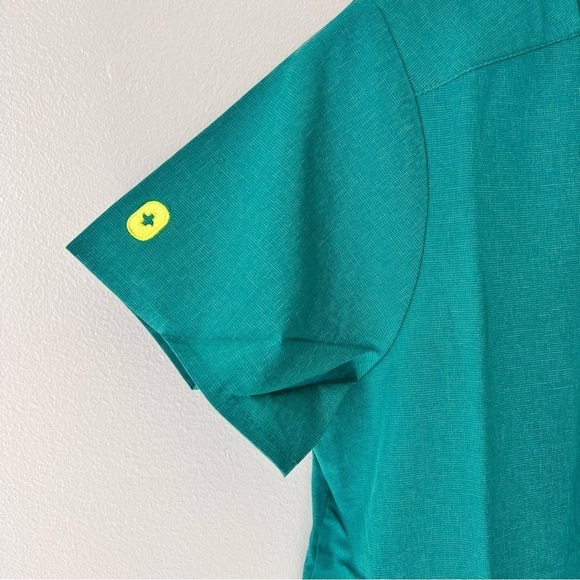 FIGS E.A.C. Lekei Utility Scrub Top - Picture 6 of 10